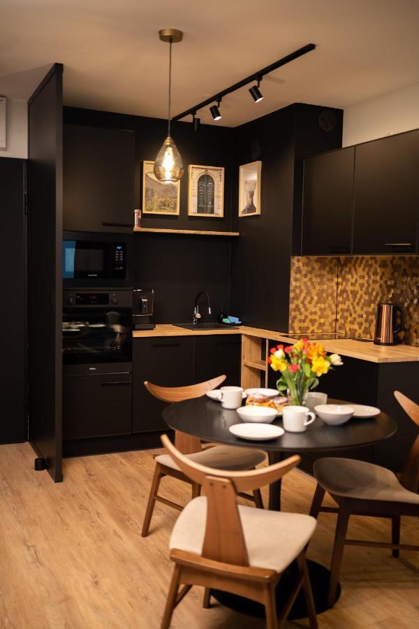 Apartament No1 Wyszynskiego Wrocław Exteriör bild